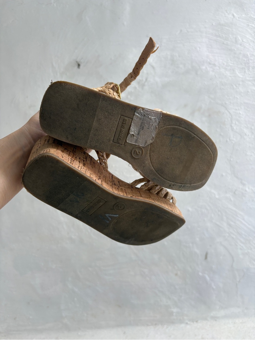 Girls' size 2 platform Steve Madden Gradyy Sandal - Picture 4 of 8